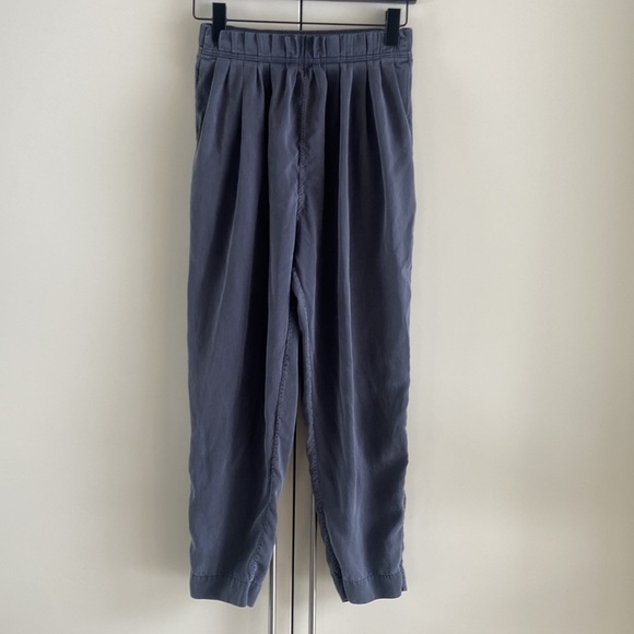 lululemon athletica Pants - Lululemon Can You Feel The Pleat Pant *25"